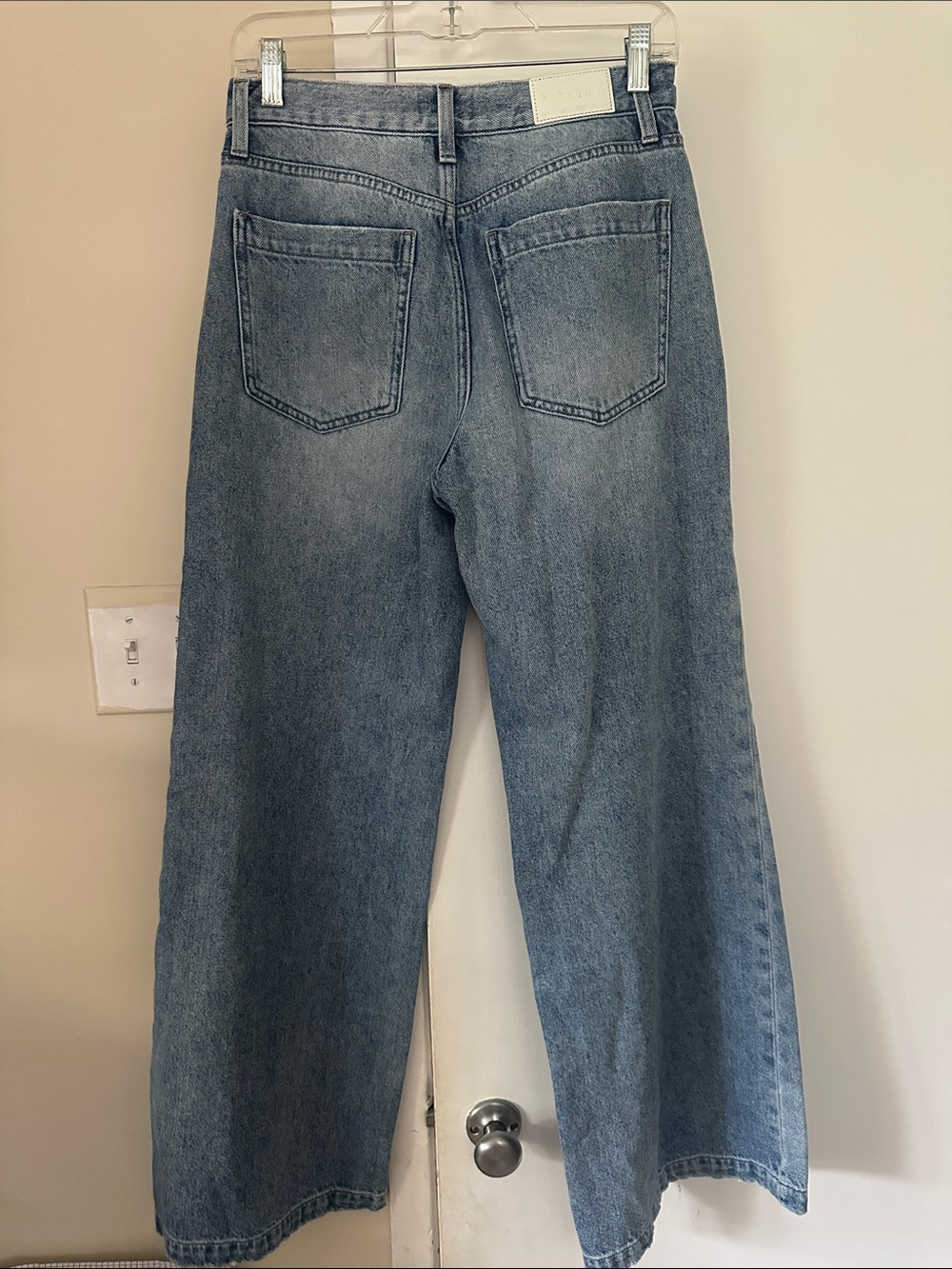 Pistola -  Wide-Leg Jeans in Medium Blue Wash - Picture 6 of 7